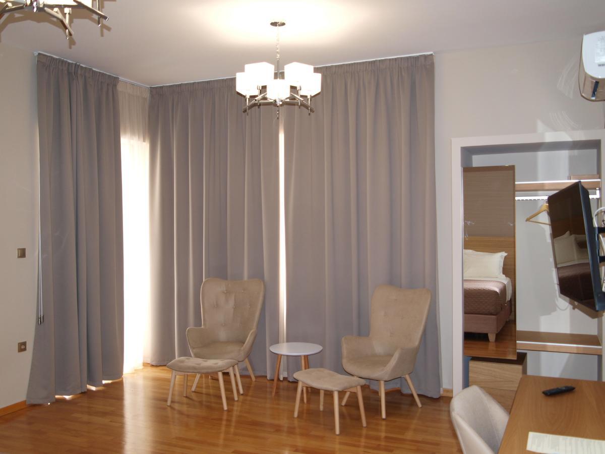 King Lodge Αθήνα Εξωτερικό φωτογραφία