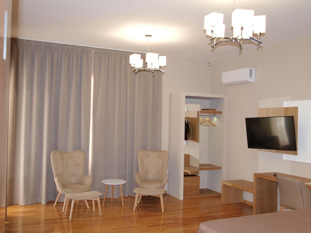 King Lodge Αθήνα Εξωτερικό φωτογραφία